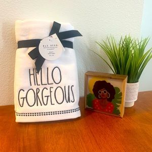 Rae Dunn 2 Pk Hand Towels “Hello Gorgeous”